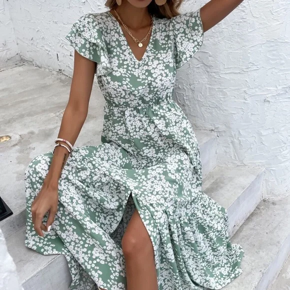 green emerald velvet dress Amazon.com: Pink Butterfly Floral Applique Quinceanera Dresses Bow Off The  Shoulder See Though Top Prom Pageant Dress Sage Green 2: Clothing, Shoes &  Jewelry main image 1